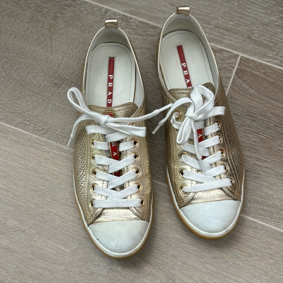 Women’s Prada Sneakers Size 38.5 - Picture 1 of 7